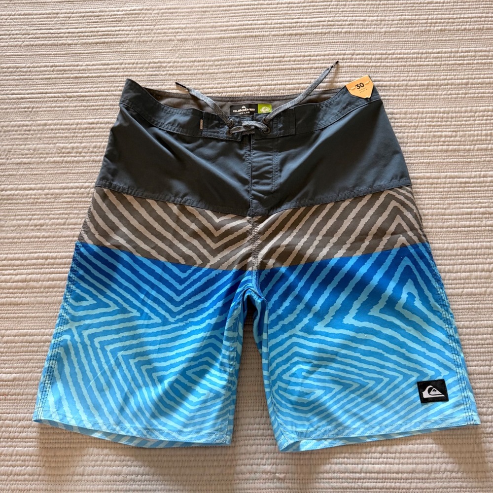 NWT Quiksilver Highline Mens Blue Grey Geometric Swim Shorts Size 30